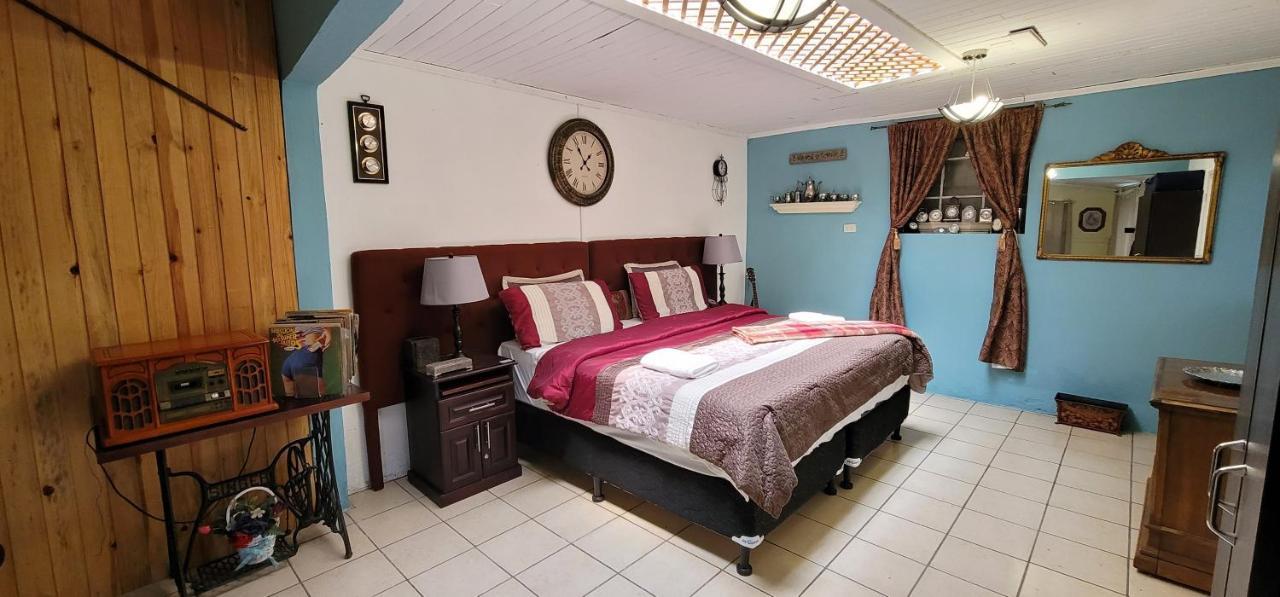 Hotel Vintage "Casa Las Flores" Quetzaltenango Kültér fotó